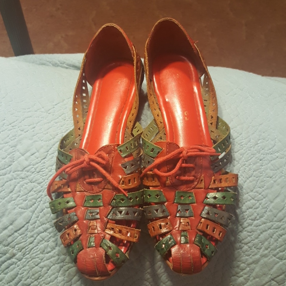 MULTICOLORED TRUFFLES SANDALS-SIZE 8- SOOO PRETTY